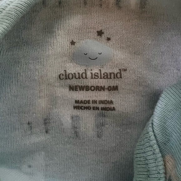 Set of seven newborn onesies - Picture 11 of 11